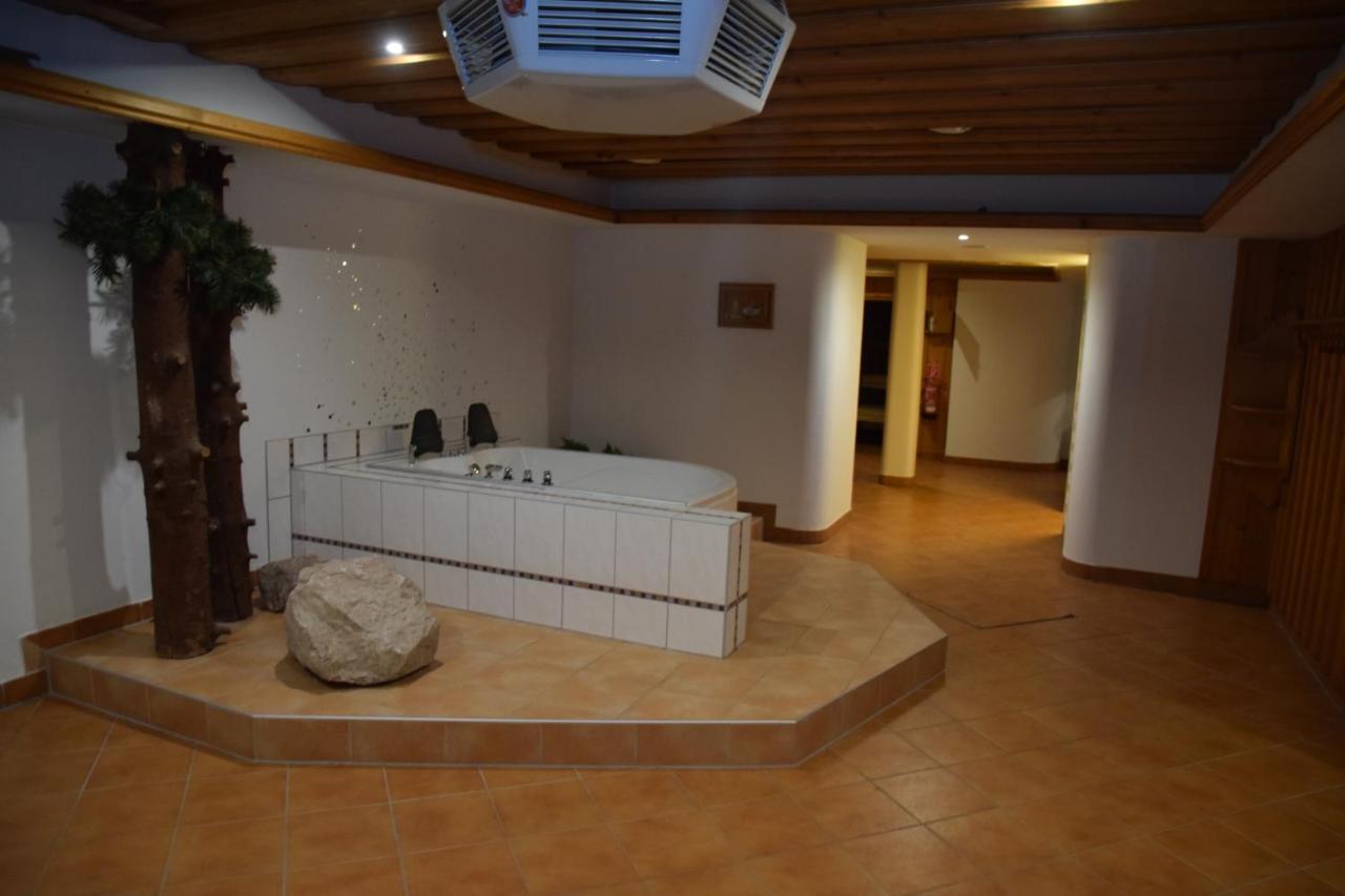 Pension Bergfried ฮัลล์สตัทท์ ภายนอก รูปภาพ