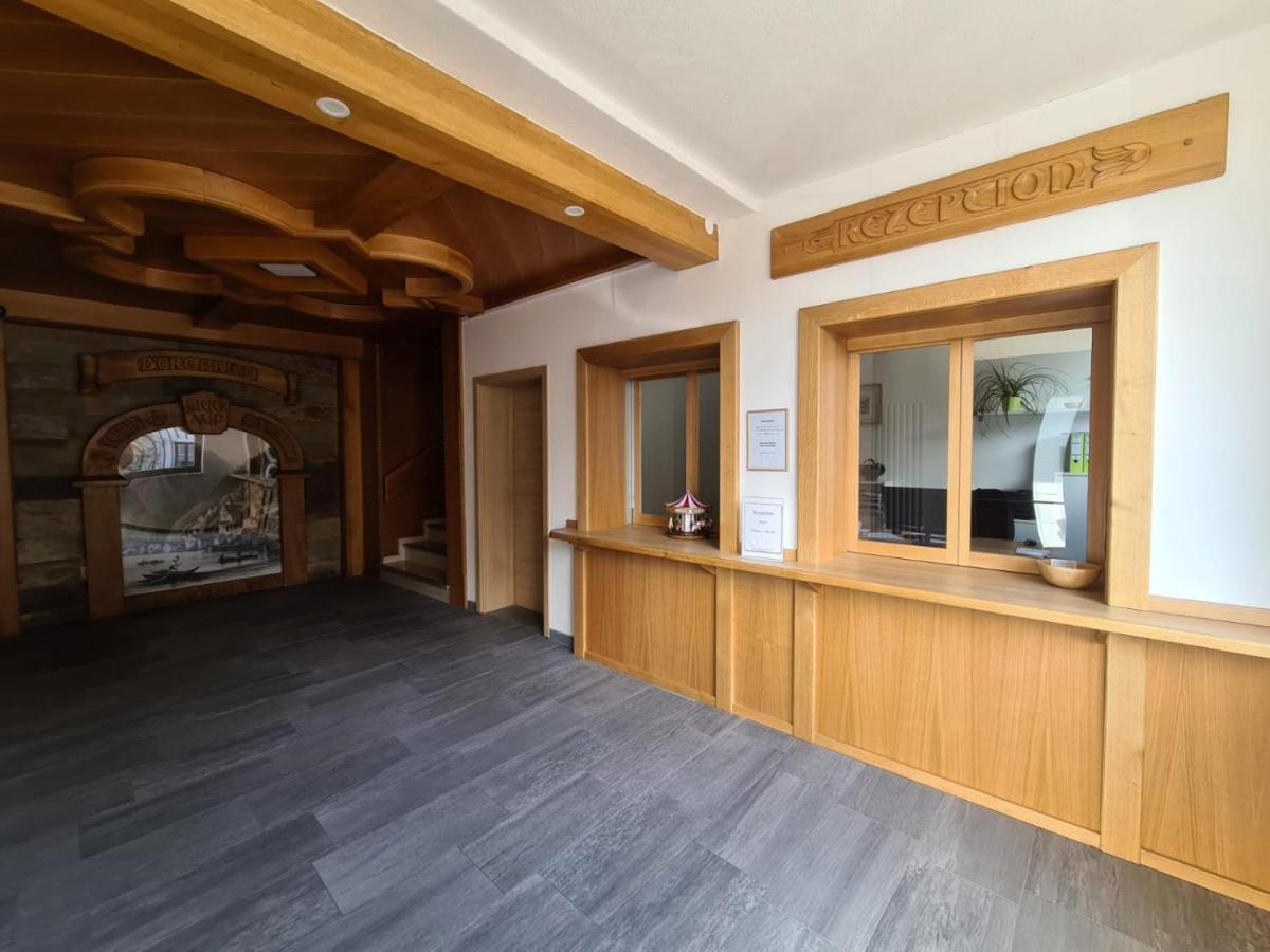 Pension Bergfried ฮัลล์สตัทท์ ภายนอก รูปภาพ